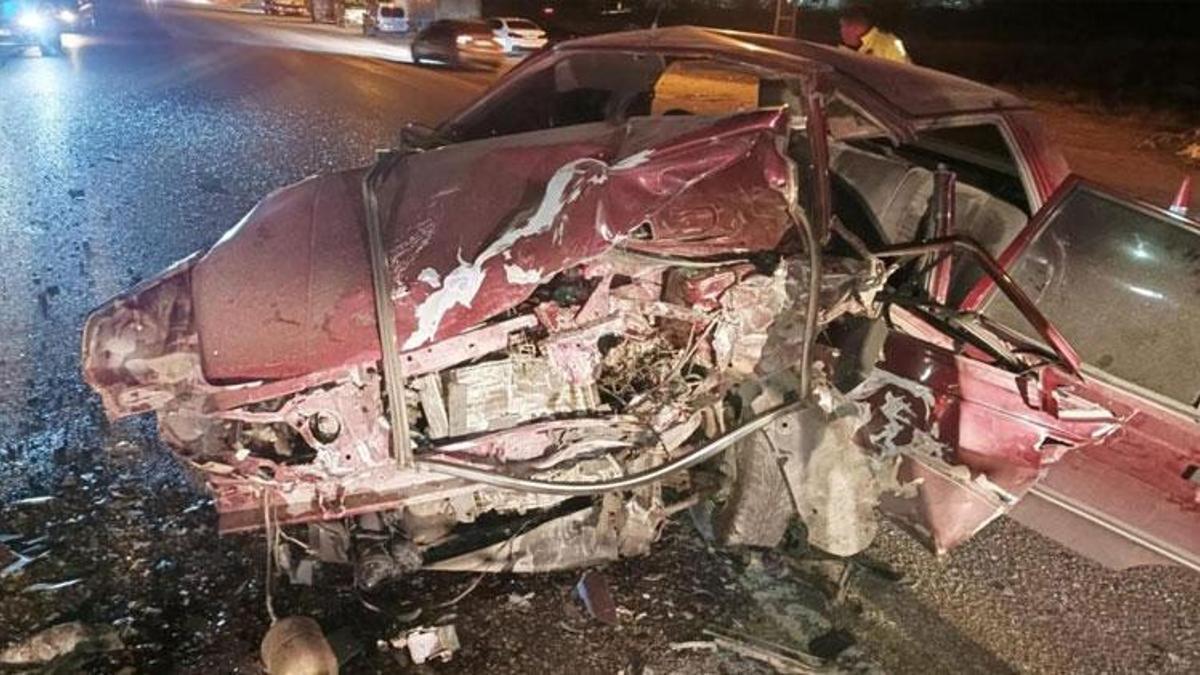 Amasya Suluova'da iki otomobil kafa kafaya çarpıştı: 4 yaralı