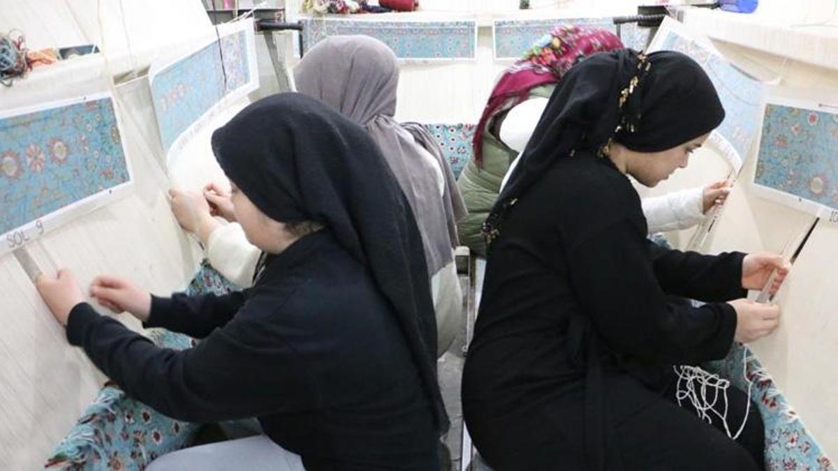 Diyarbakırlı kadınlar 15 yıldır el emeğiyle üretiyor! Yurt dışına satarak aile bütçesine katkı sağlıyorlar