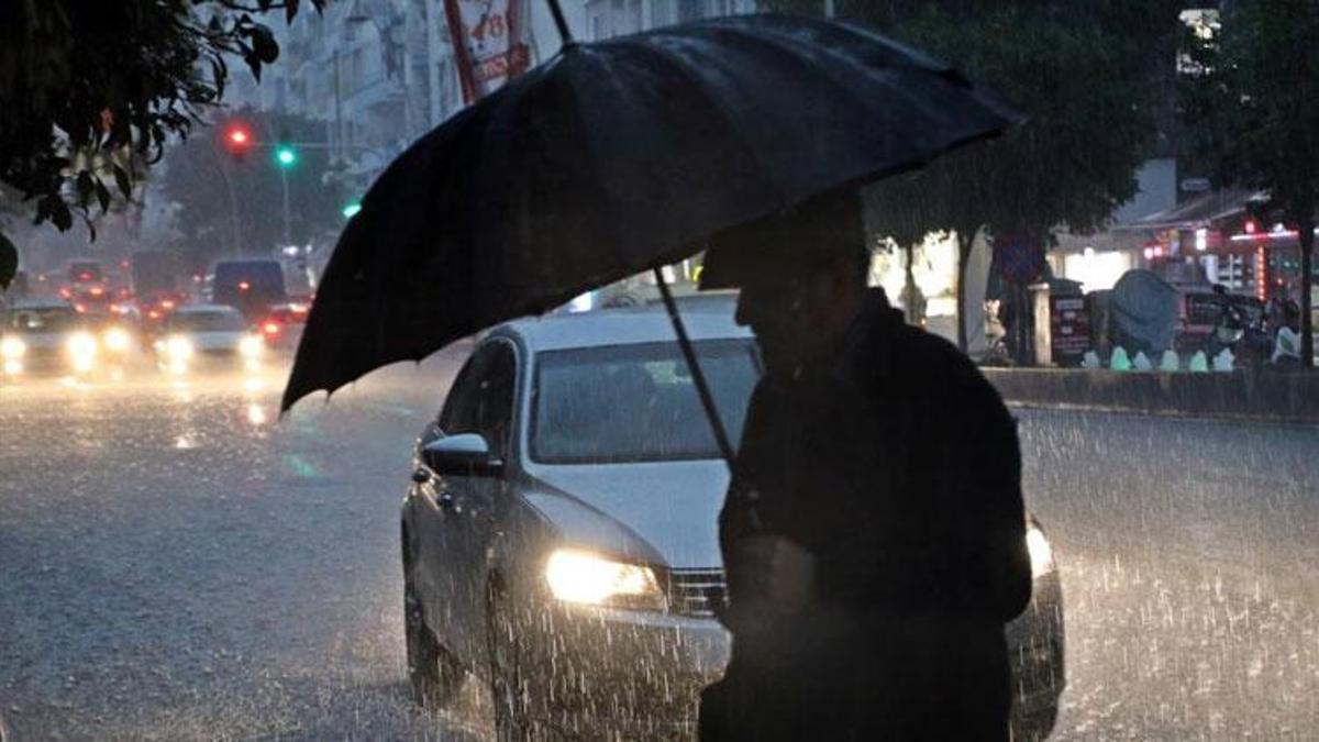 Meteoroloji 33 ili uyardı: Gök gürültülü sağanak yağışlar kuvvetli geliyor