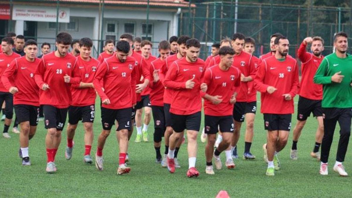 Karşıyaka evinde Denizli İdman Yurdu'nu 2 golle geçti