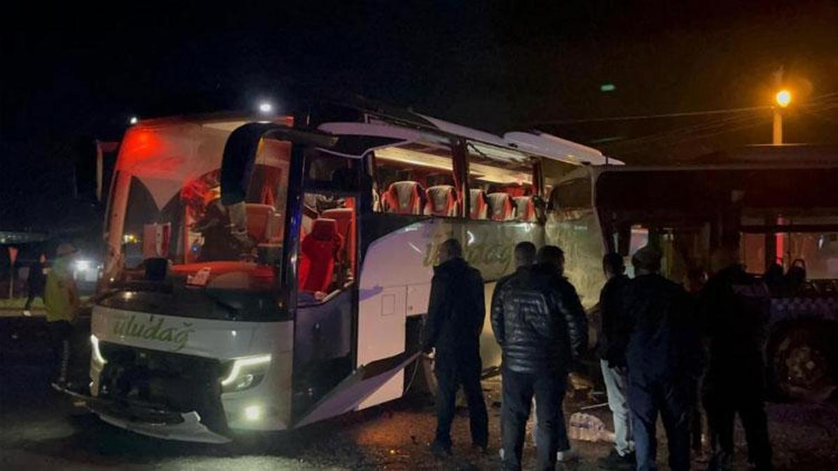 Tekirdağ'da belediye otobüsü ile yolcu otobüsü çarpıştı: 9 yaralı