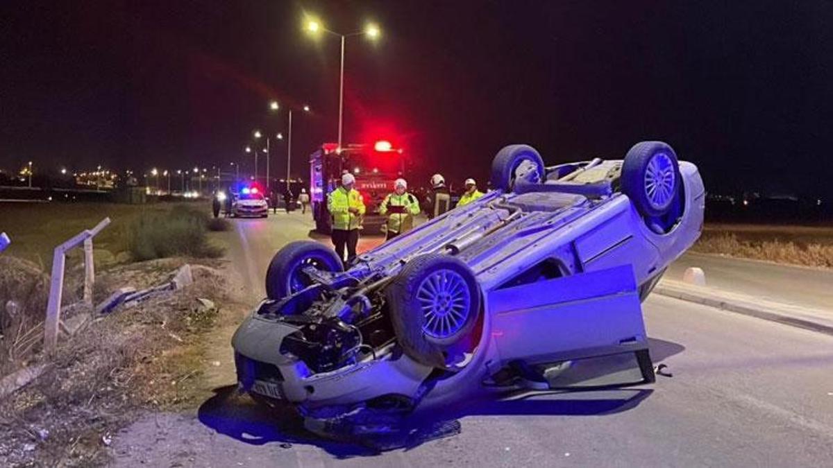 Karaman’da kontrolden çıkan otomobil takla atarak ters döndü: 2 yaralı