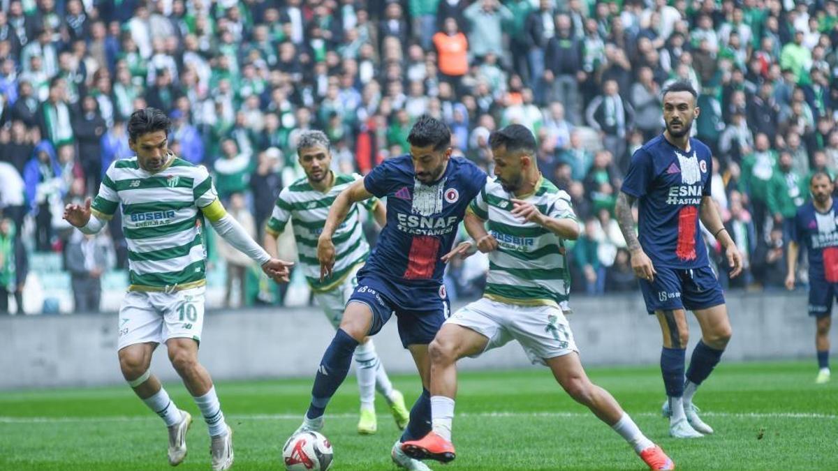 Bursaspor zirveyi bırakmıyor! Rakibini farklı geçti