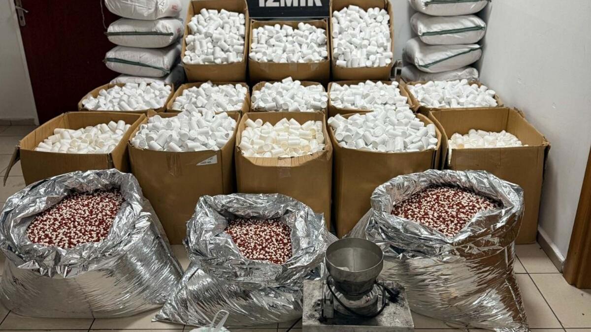 İzmir'de 2 milyon 309 bin 774 sentetik hap ele geçirildi