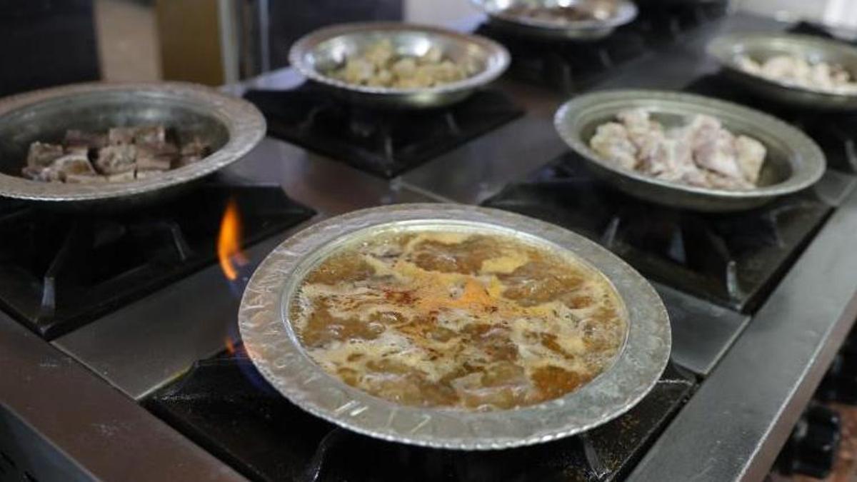 Elazığlıların vazgeçilmezi! Kışın hasta olmayayım diyenler, yazın ise düğün sofrası kuranlar oraya akın ediyor