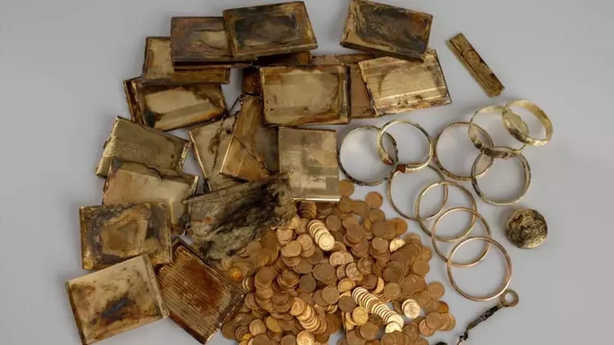 Ormanda gezerken paslı bir sandıkta hazine buldular! Tarihe yön verecek buluş