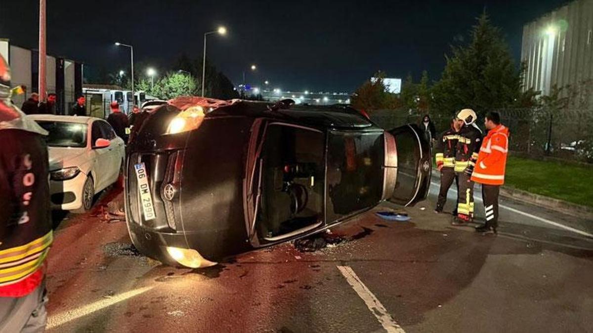 Çerkezköz'de kontrolden çıkan otomobil park halindeki araçlara çarpıp yan yattı