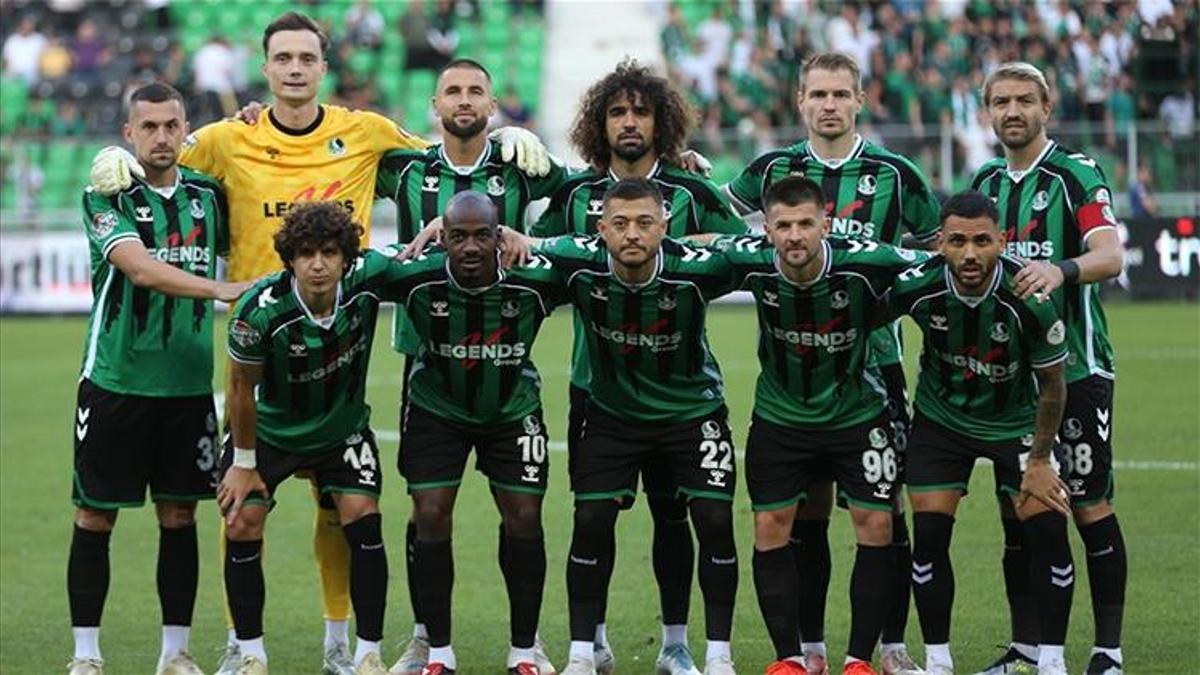 Sakaryaspor'da istifa depremi! Sosyal medyadan duyurdu