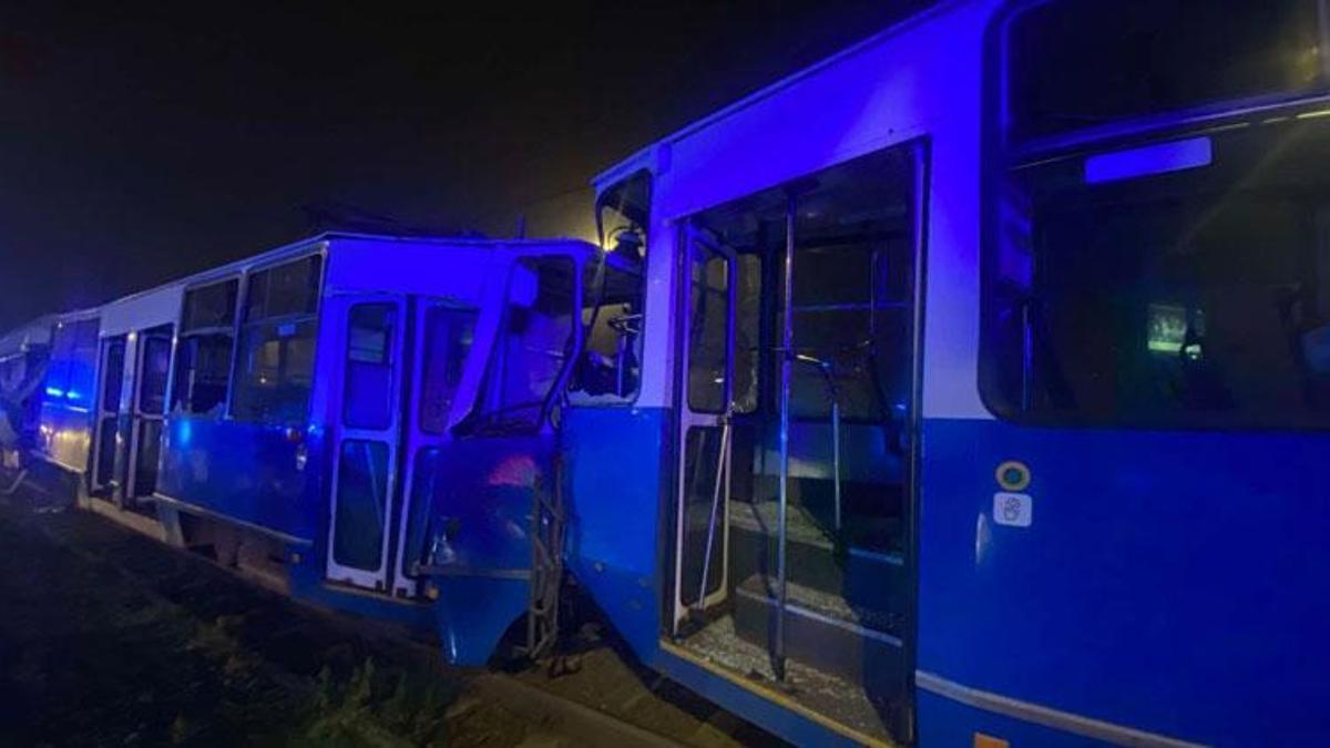 Polonya'da iki tramvay çarpıştı: 2'si ağır 35 yaralı