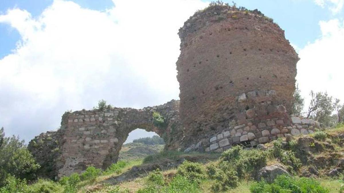 Manisa Kalesi ve Şehzadeler Parkı