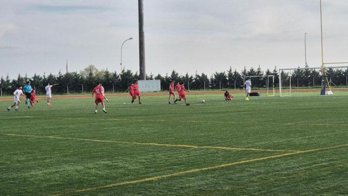 Tekirdağ'da Roman gençler dostluk maçında karşı karşıya geldi