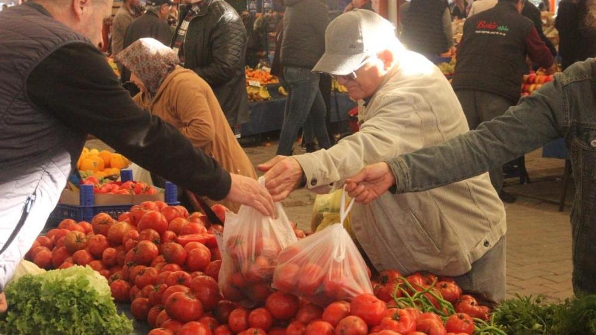 Mutfakların vazgeçilmez sebzesinde son hasat! 40 liradan 10 liraya kadar düştü