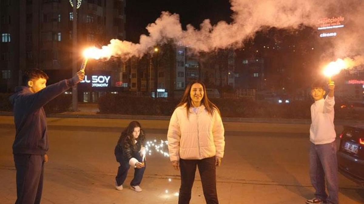 Kick Boks Dünya şampiyonu Asuman'a memleketinde coşkulu karşılama