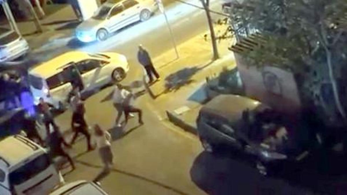 İstanbul- Avcılar'da mahalle kavgası kamerada
