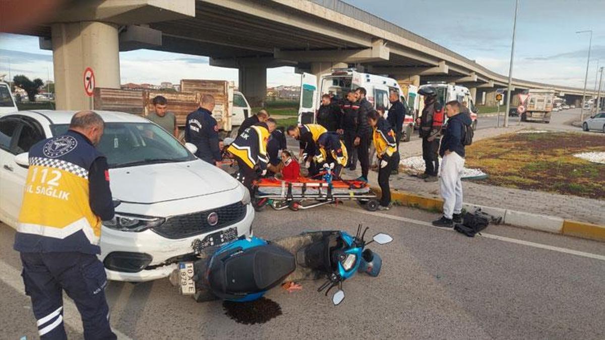 Balıkesir’de otomobil ile motosiklet çarpıştı; 2 yaralı
