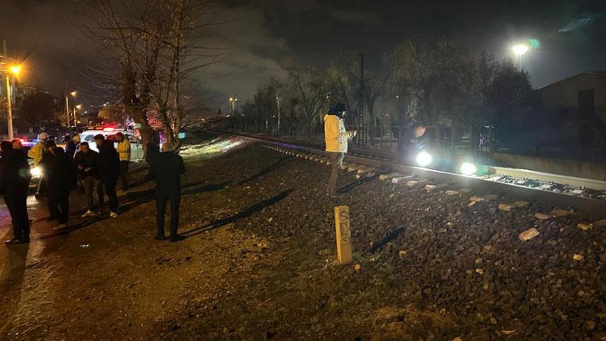 Afyonkarahisar'da lokomotifin çarptığı 16 yaşındaki genç öldü