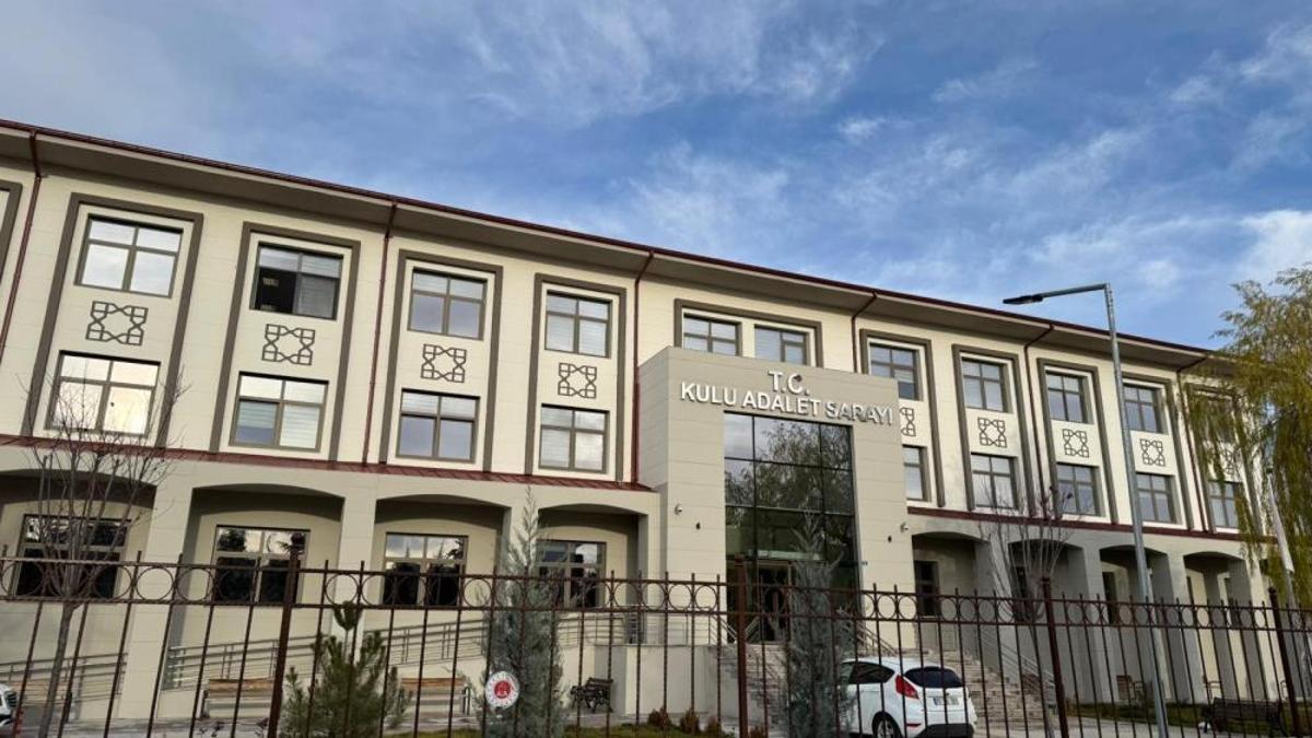 Konya'da adliyede çalışan memur ihale bedellerini zimmetine geçirdiği iddiasıyla tutuklandı