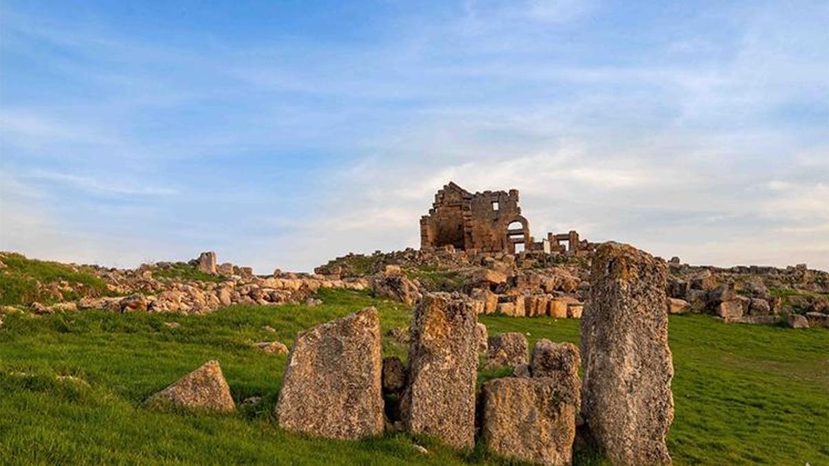 Zerzevan Kalesi & Mithras Tapınağı