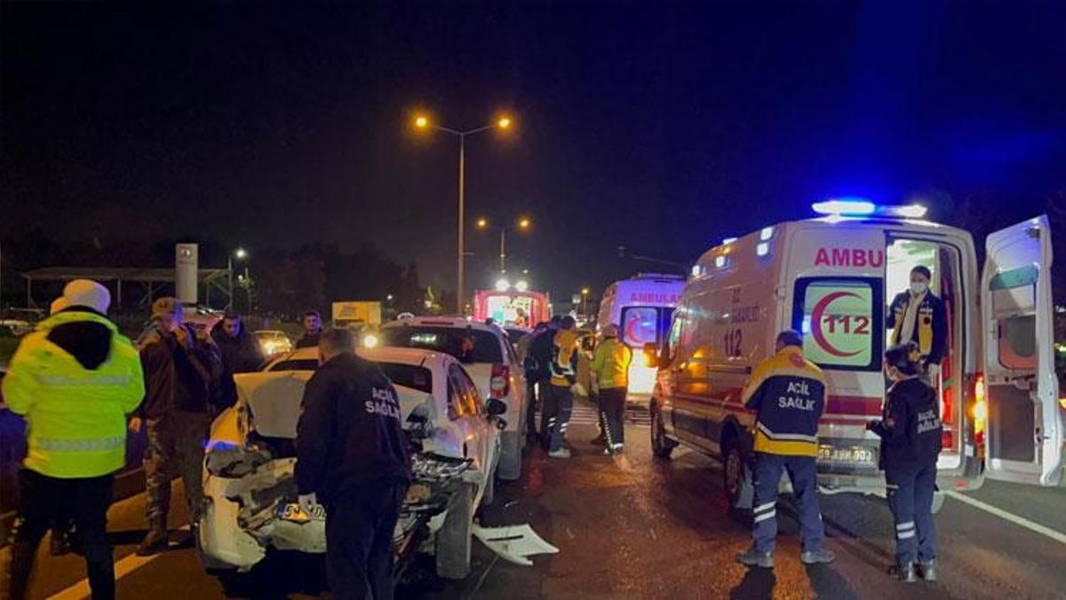 Tekirdağ Çorlu'da 5 araçlı zincirleme kaza; 5 yaralı