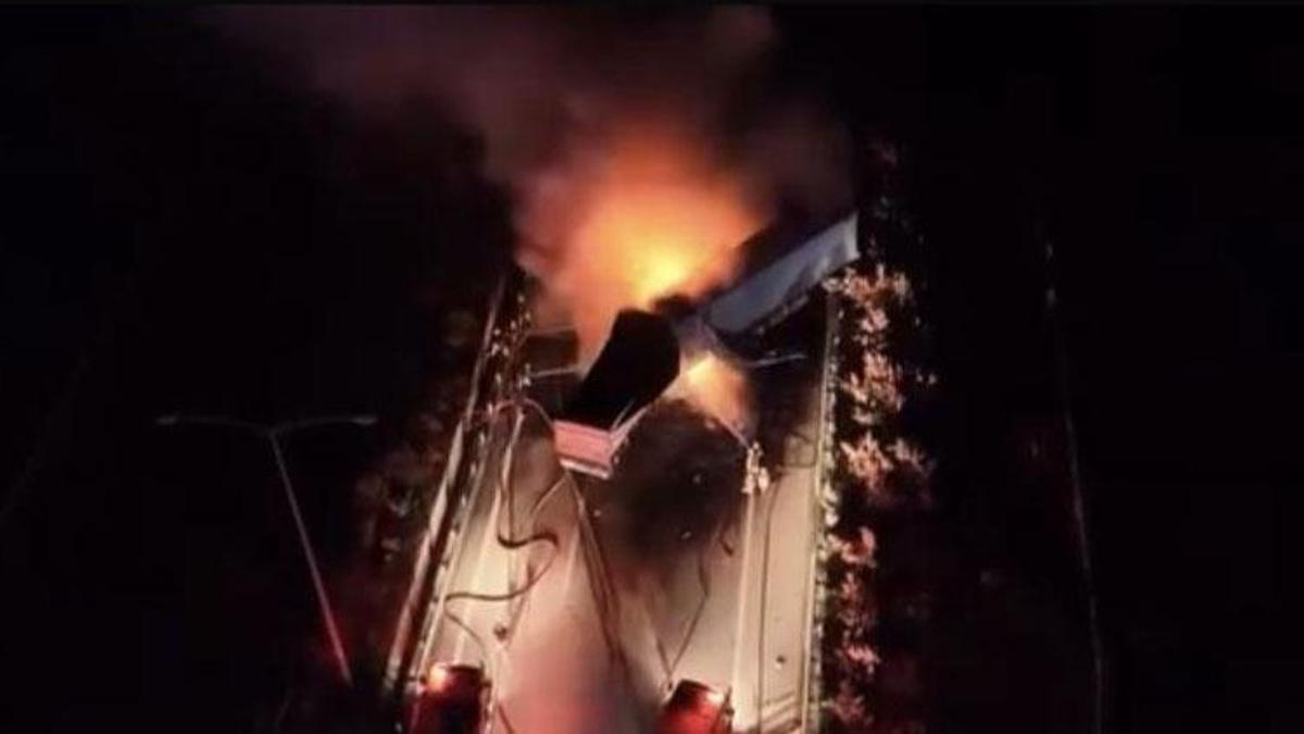 Manisa Turgutlu’da kaza yapan tırlar alev aldı