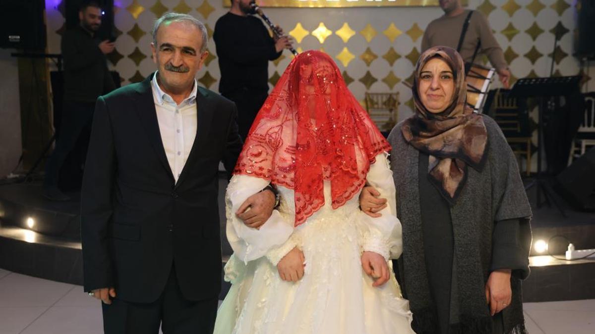 Elazığ'da duygulandıran olay! Şevval’in düğün ve gelinlik hayali gerçek oldu