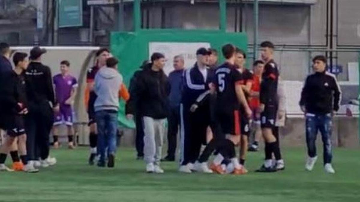 Samsun’da liseler arası futbol turnuvasında öğretmen darbedildi; 2 öğrenciye gözaltı