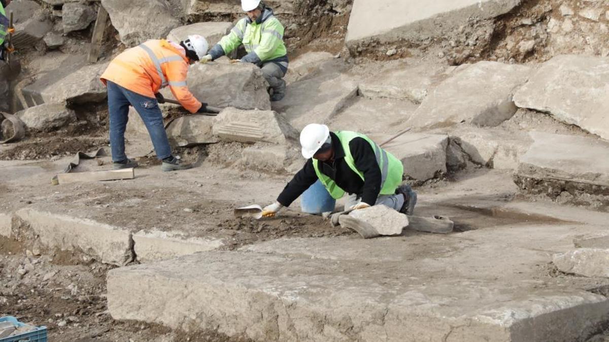 Kazı alanına gelince karşılaştılar! Derhal ertelendi: Sırrı araştırılıyor