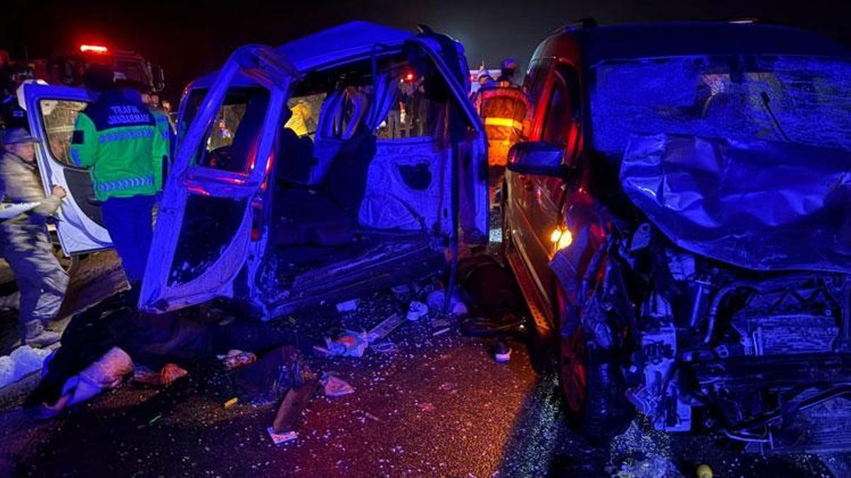 Mardin Ömerli’de 3 aracın karıştığı kazada 3 ölü, 6 yaralı