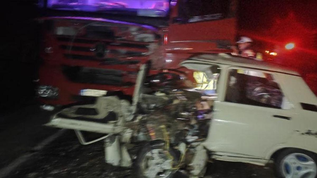 Kahramanmaraş’ta TIR ile otomobil kafa kafaya çarpıştı; 2 yaralı