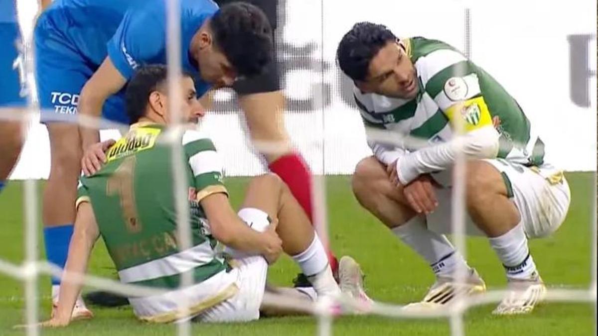 Bursaspor’u yıkan sakatlık! Sertaç Çam'dan kötü haber geldi