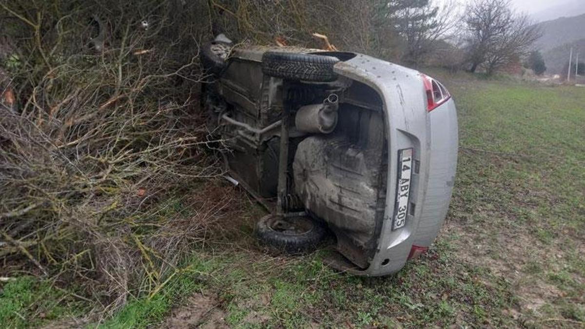 Mudurnu’da takla atan otomobil metrelerce sürüklendi