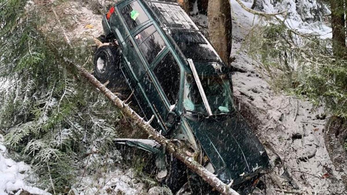 Giresun Dereli'de uçuruma düşen cipteki 5 kişi yaralandı