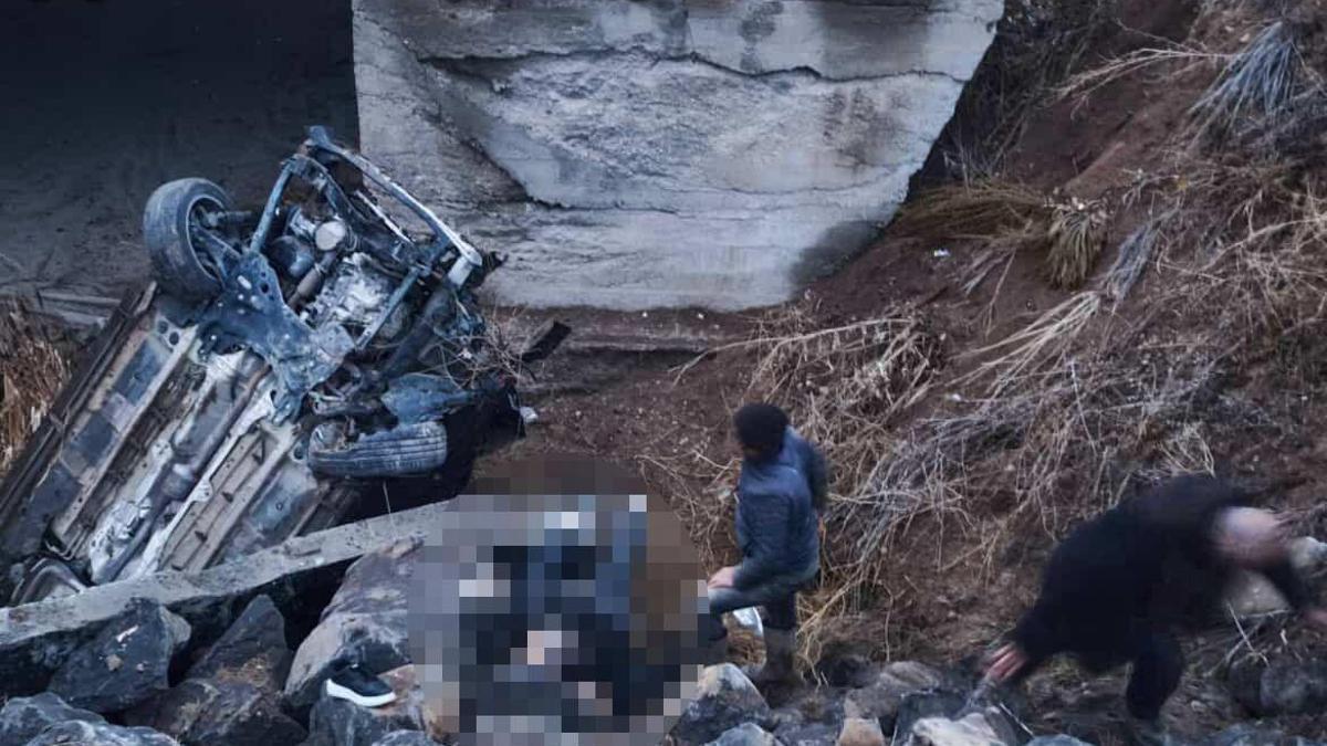 Sivas'ta otomobil menfeze devrildi; 1 ölü, 2 yaralı
