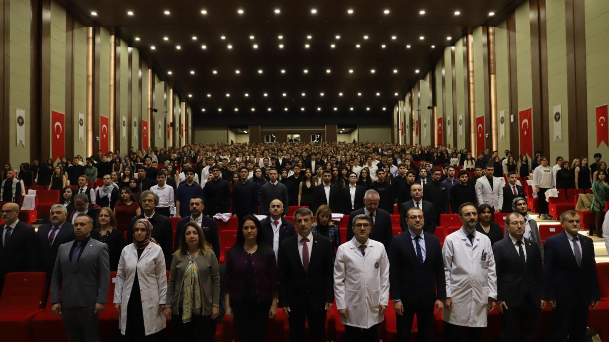 Cerrahpaşa Tıp Fakültesi öğrencileri Bahçelievler’de beyaz önlük giydi