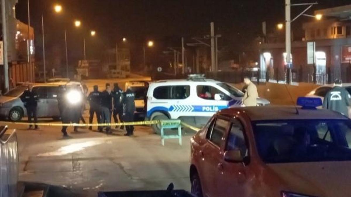 Bursa'da eğlence mekanının önünde dehşet! Yaralılar var