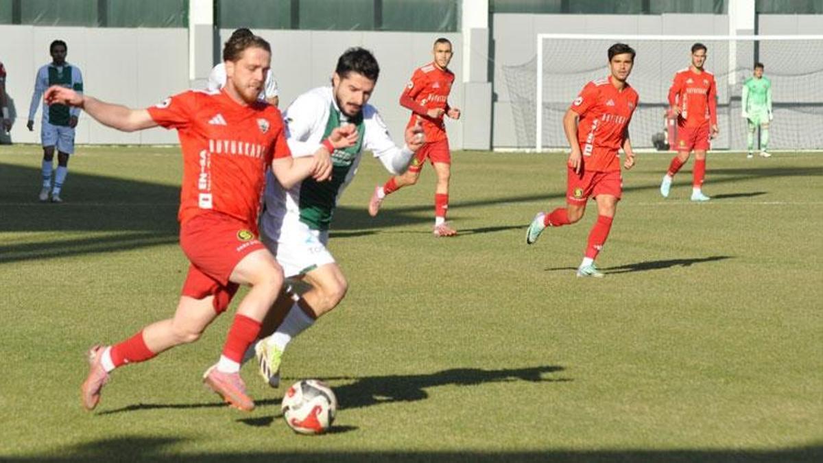 Bursaspor deplasmanda Somaspor'u farklı geçti 3 puanı aldı
