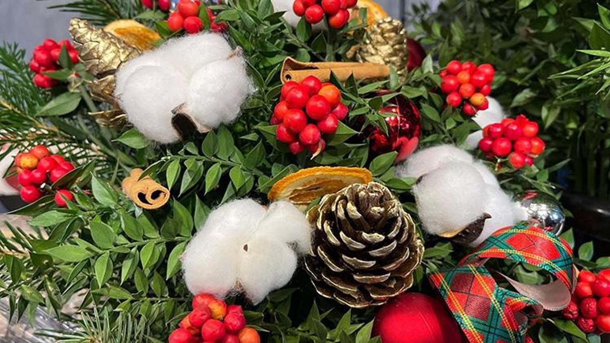 İzmir’de yılbaşının simgesine ilgi arttı! Satışlar %100 arttı, demeti 200 TL’den başlıyor