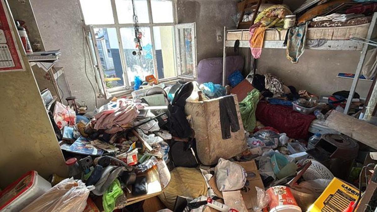 Karabük’te ev ve apartmanın bahçesinden 10 kamyon çöp çıktı