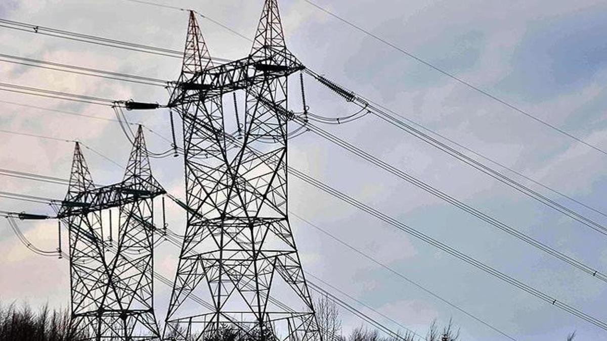 Adana 20 Aralık'ta elektriksiz kalacak! Birçok ilçeye saatlerce elektrik verilemeyecek