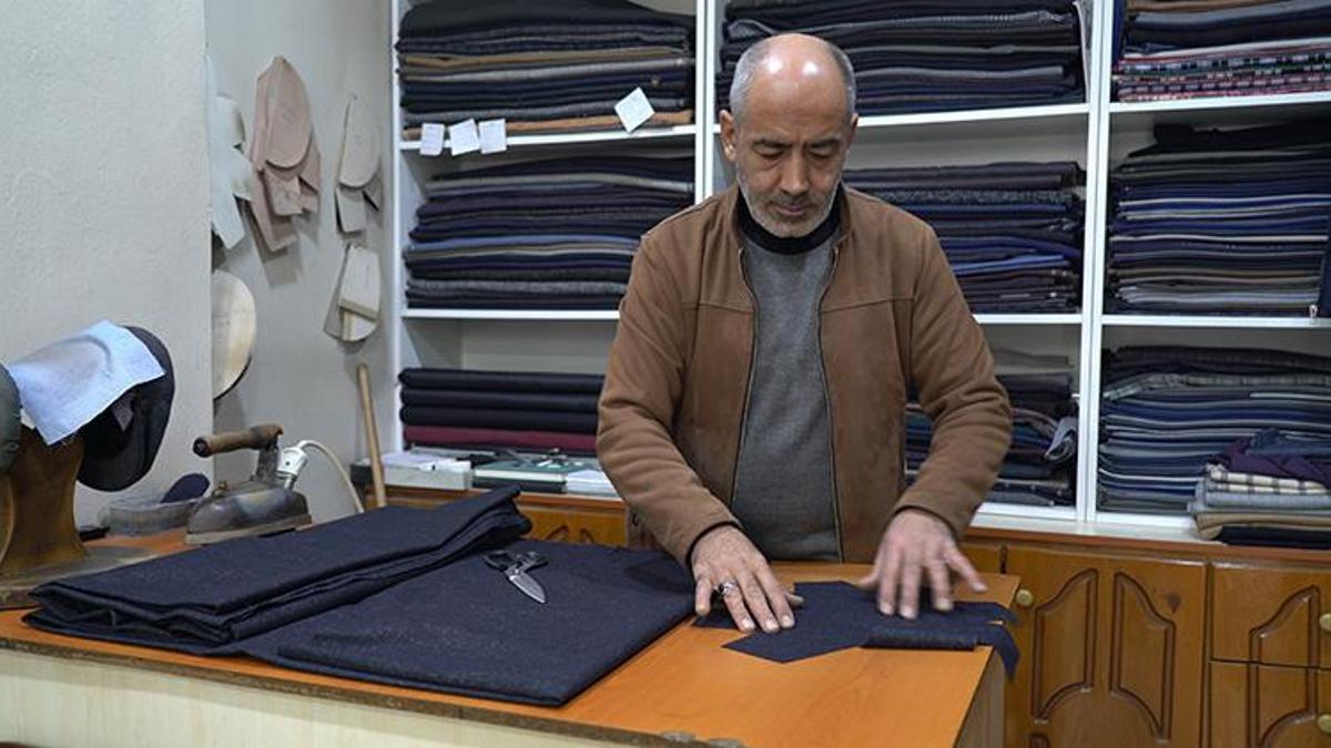 Her köşesinde ayrı bir sır gizli: Elazığ’ın yöresel kasketi dünyayı geziyor! Beyazıt Öztürk ve Cumhurbaşkanı Erdoğan’a hediye gitti