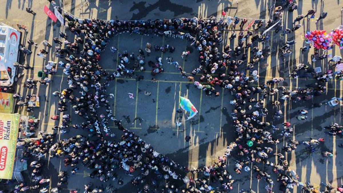 Rize'de 8’inci Hamsi Festivali! Binlerce kişi katıldı, 2 saatte 2 ton hamsi tüketildi