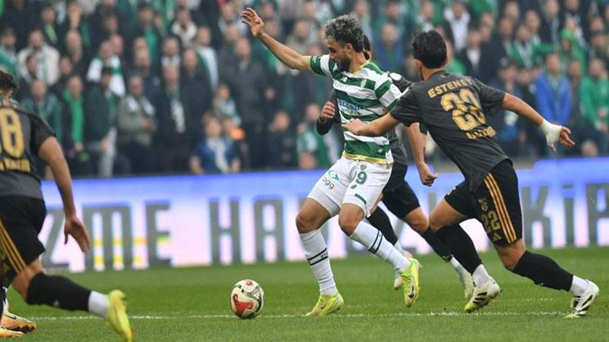 Bursaspor-Aliağa FK maçında gol sesi çıkmadı! Timsah liderliğini sürdürdü