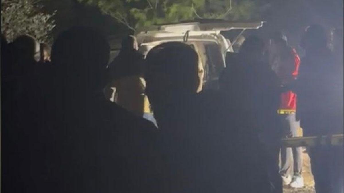 Mezarlıkta korkunç olay! Park halindeki araçta iki genç ölü bulundu