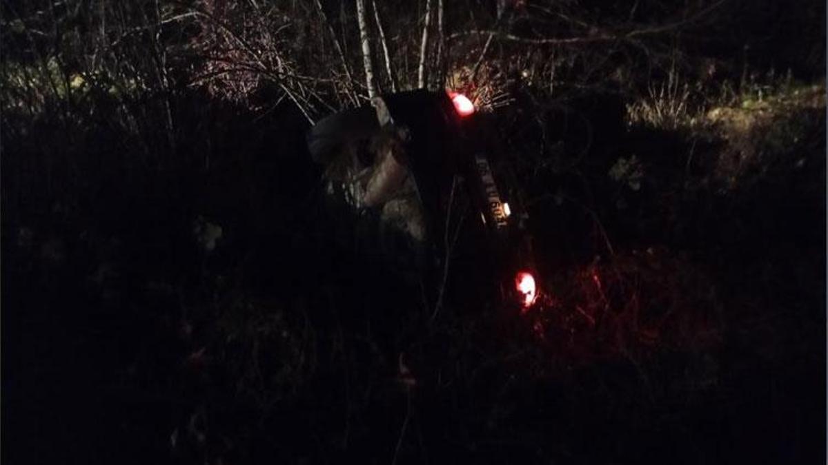 Bartın'da şarampole devrilen otomobilden sızan yakıt paniğe neden oldu