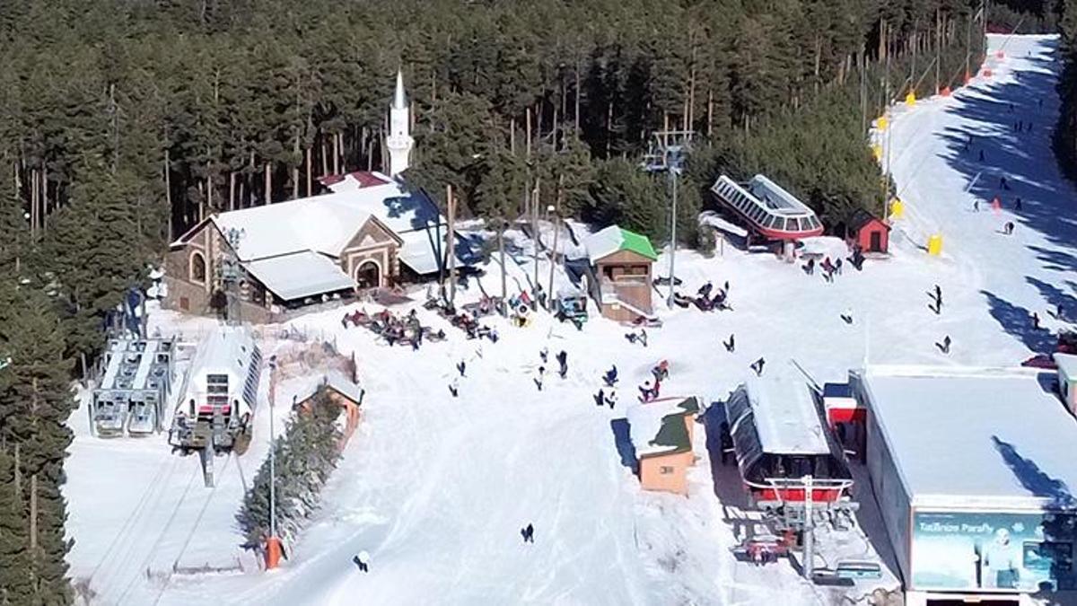 Alpler’i aratmayan manzara: Kış turizminin merkezinde kristal kar büyüsü