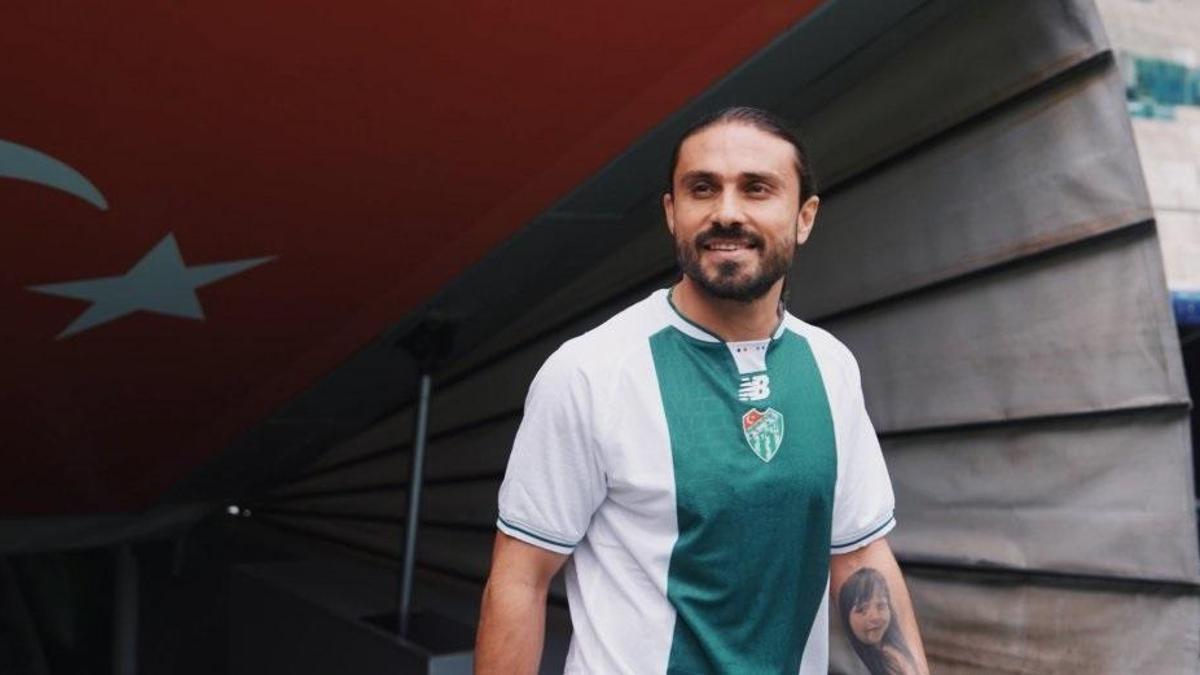 Bursaspor transfere hızlı girdi! Yıldız oyuncu ile anlaşma sağlandı