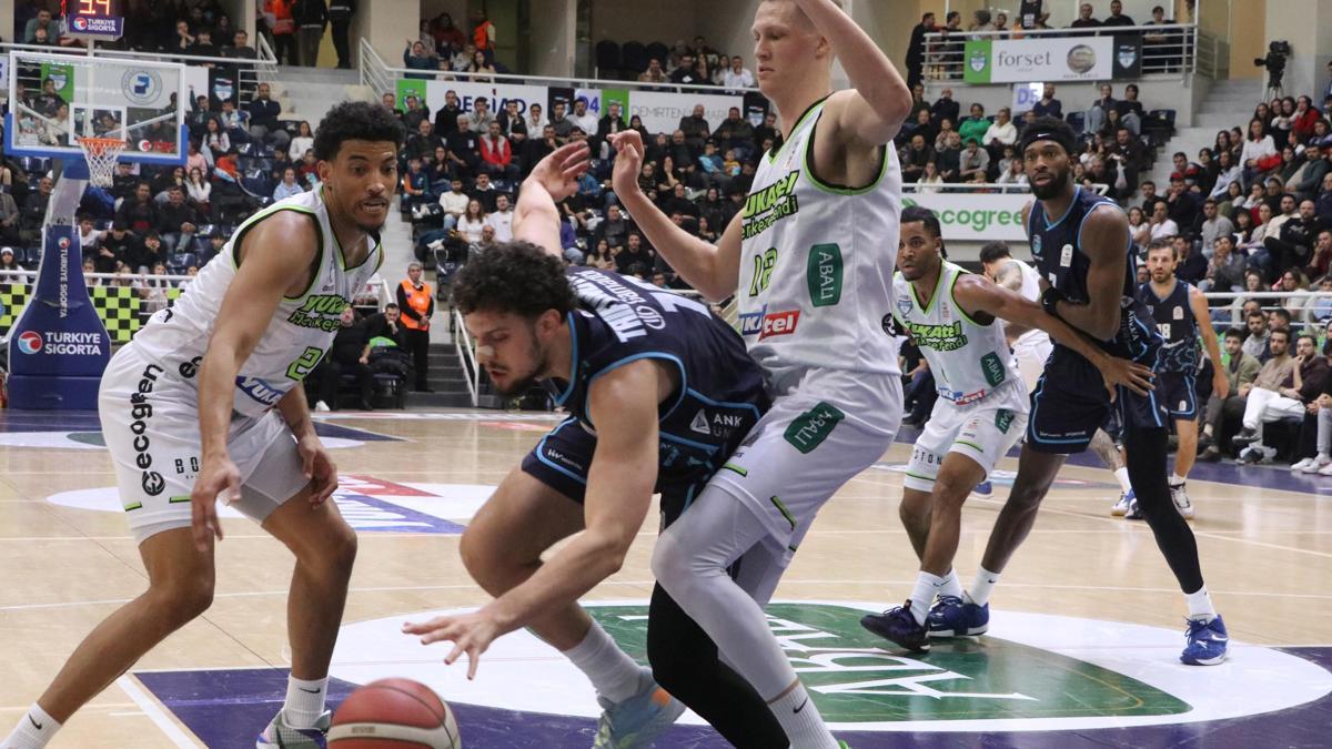 Merkezefendi uzatmada yıkıldı