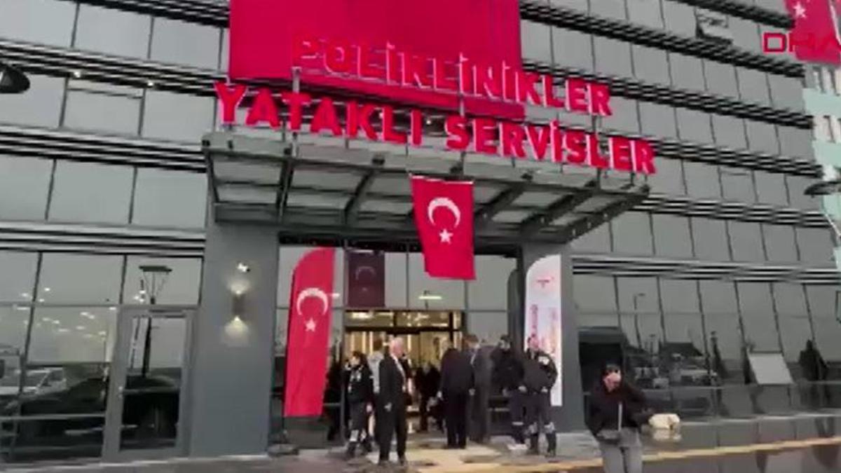 Aydın Şehir Hastanesi açıldı! İlk hastalara sürpriz karşılama