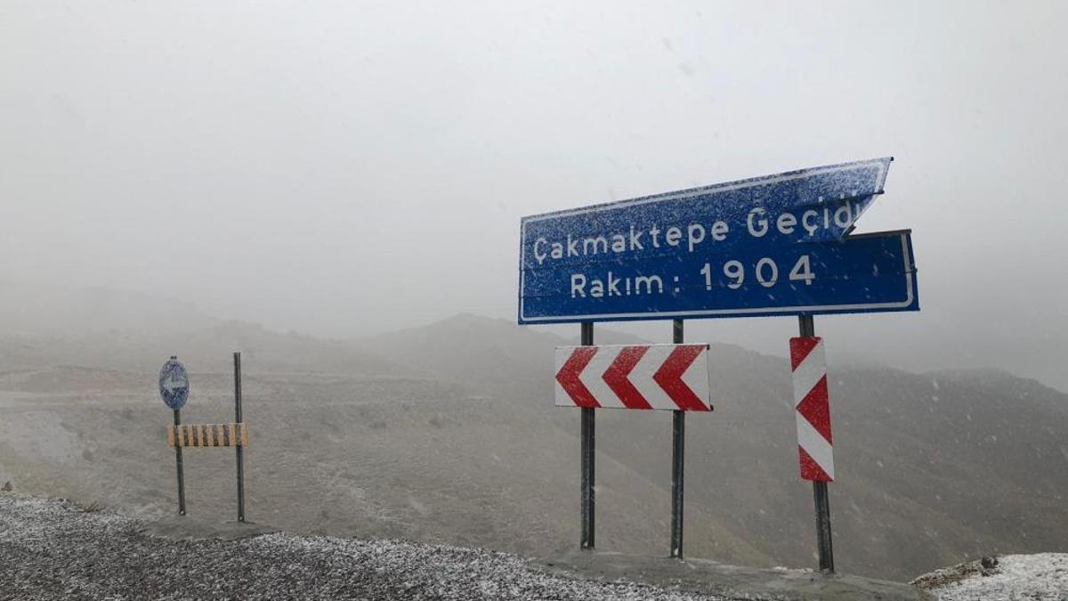 Afyonkarahisar'da kar yağışı etkili oldu