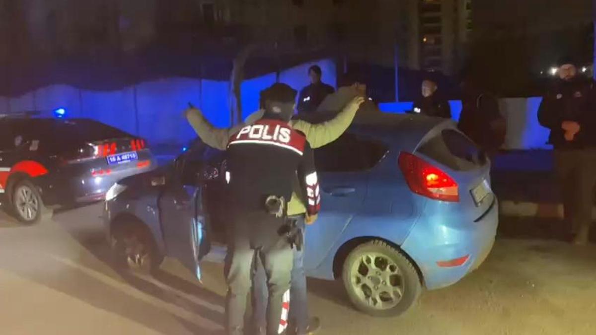 Bursa'da asayiş denetimi; aranan kişi yakalandı